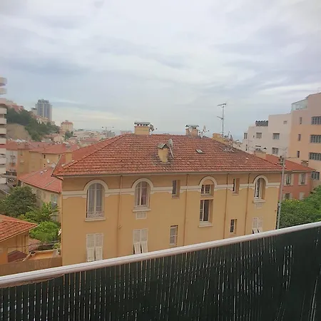 Appartement Saint Roman بوزولي